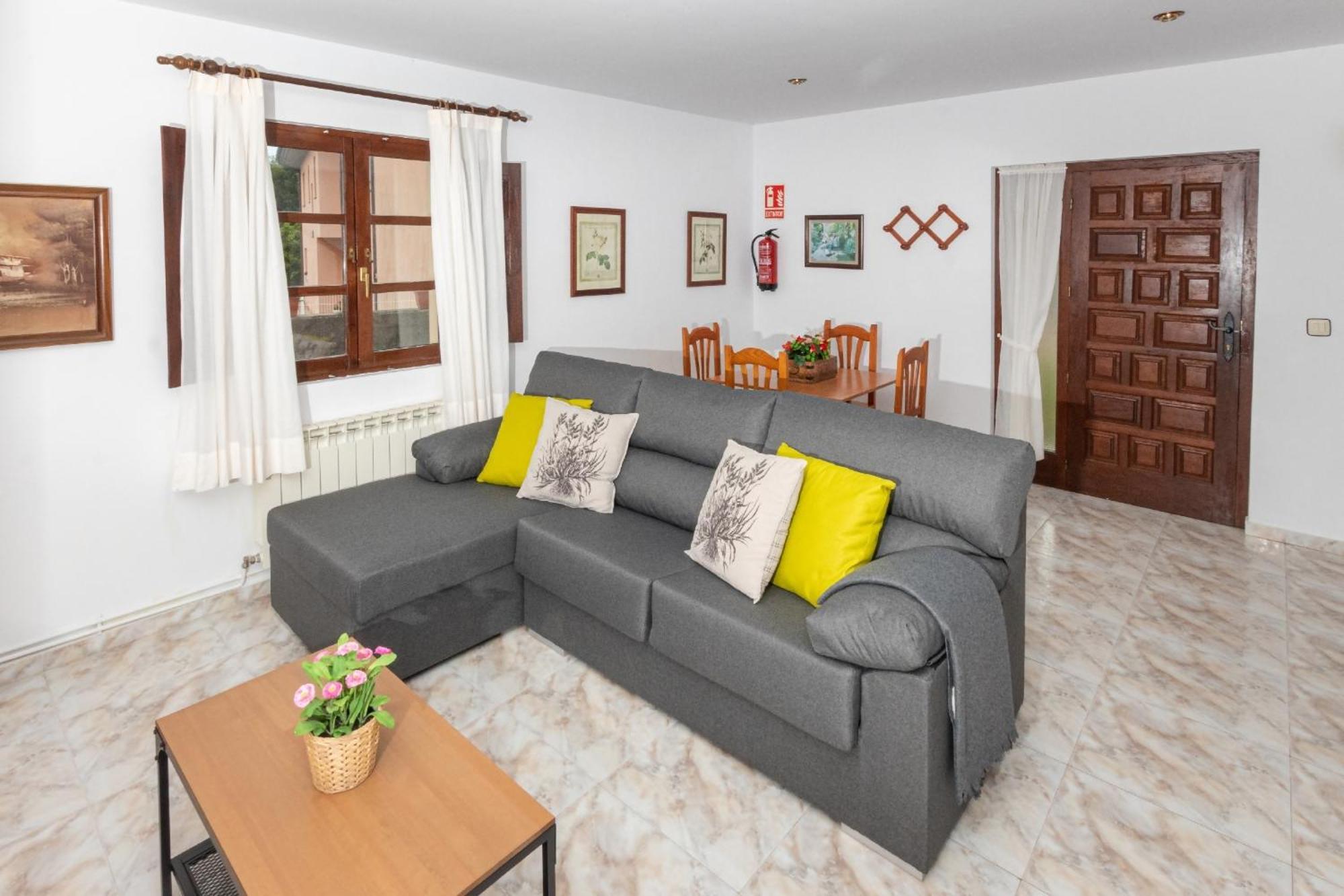 Apartamentos El Acebo Navés Dış mekan fotoğraf