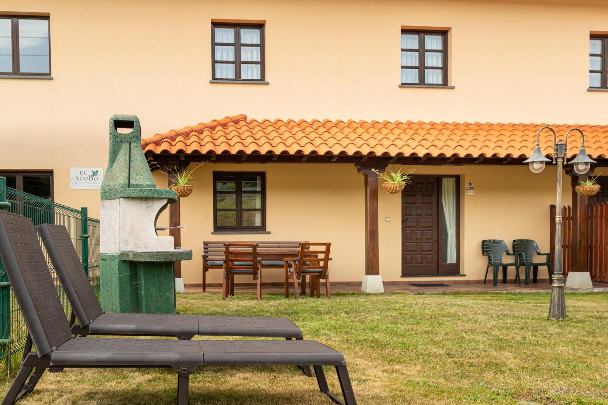 Apartamentos El Acebo Navés Oda fotoğraf
